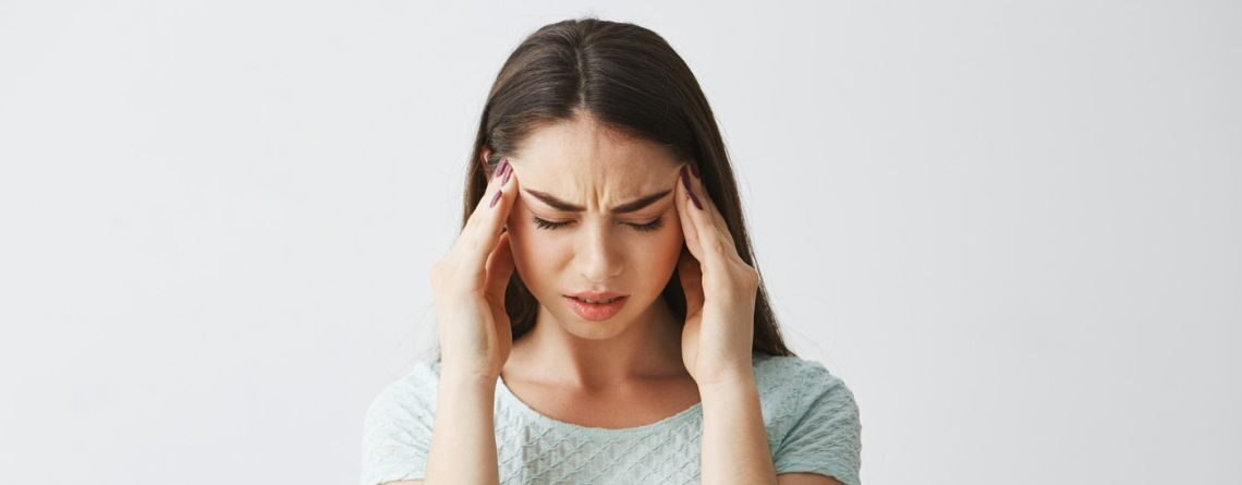 How To Deal With Migraines? Causes, Symptoms, and Possible Fixes