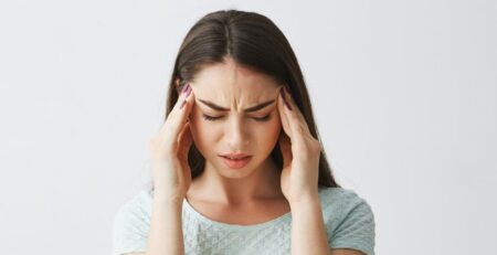 How To Deal With Migraines? Causes, Symptoms, and Possible Fixes