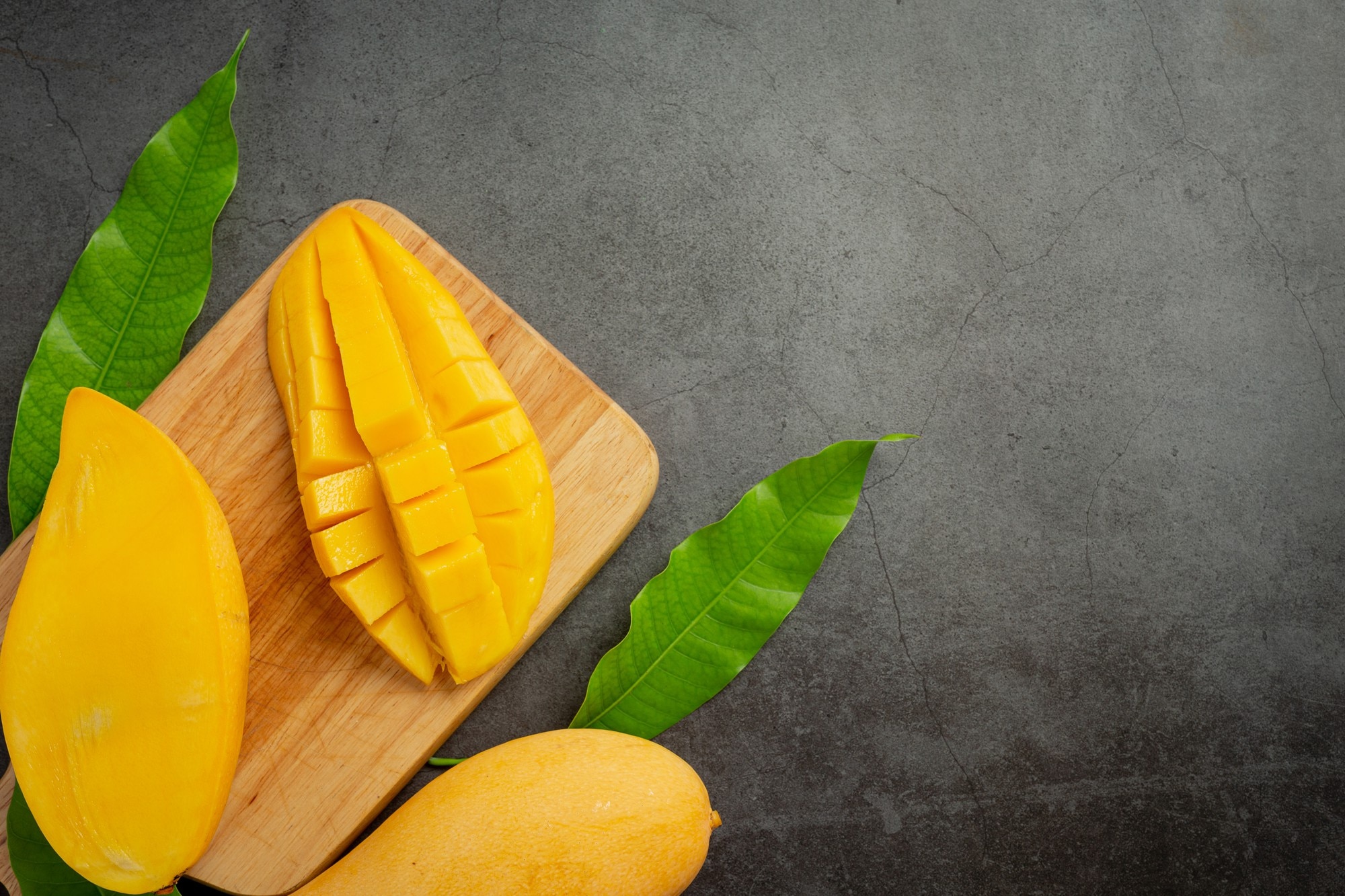 Your 101 Guide to Relish Mangoes This Season: Dos, Don’ts, Benefits, and More