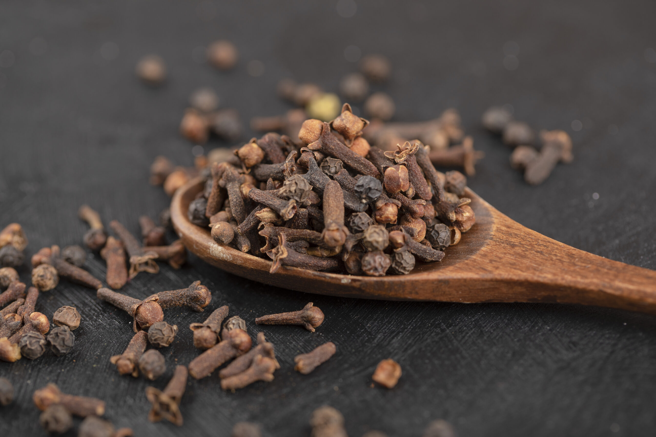 8 Unmissable Health Benefits of Cloves or Laung and How to Use It