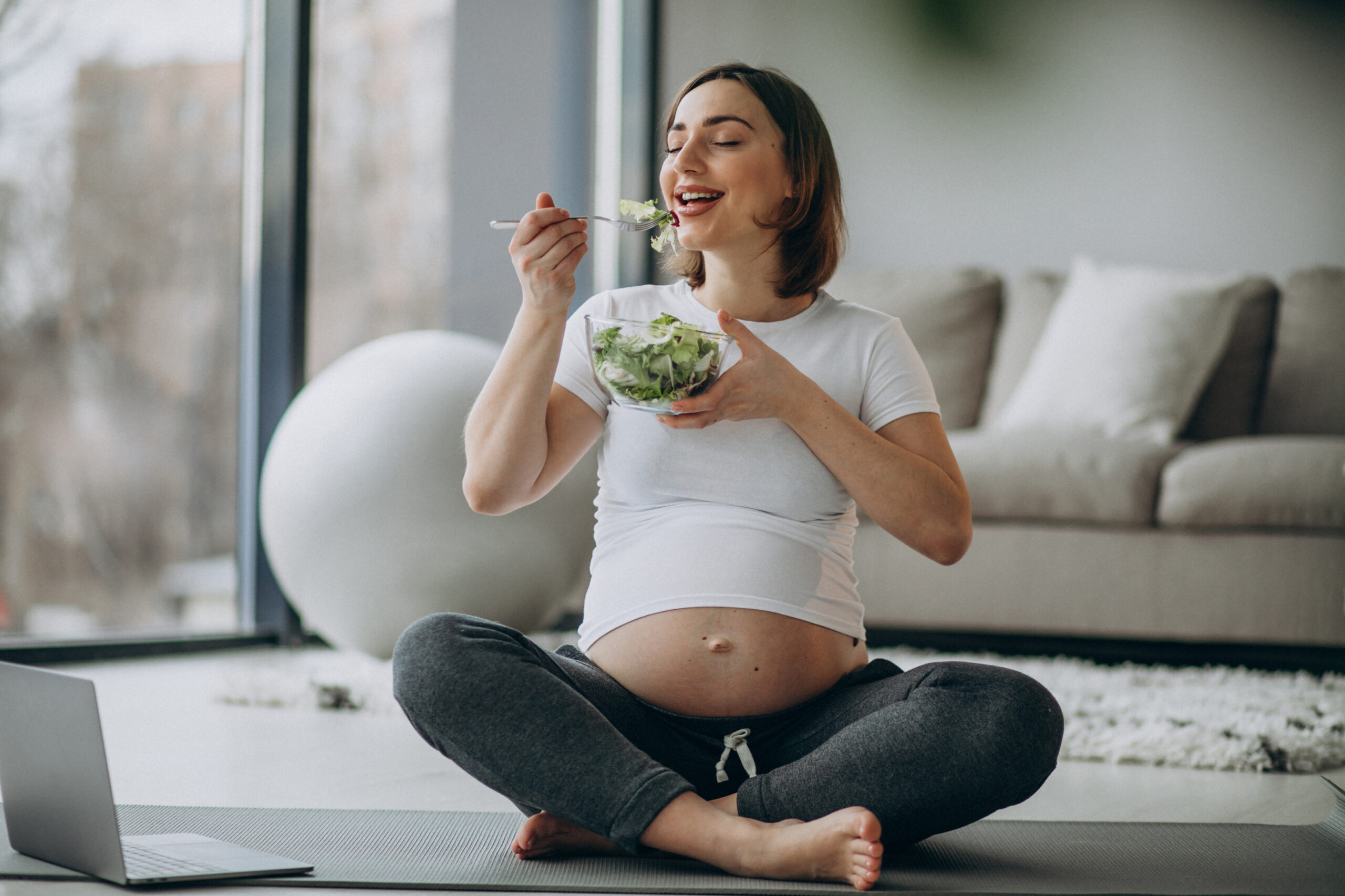 6 Must-Have Nutrients for Expecting Mothers image